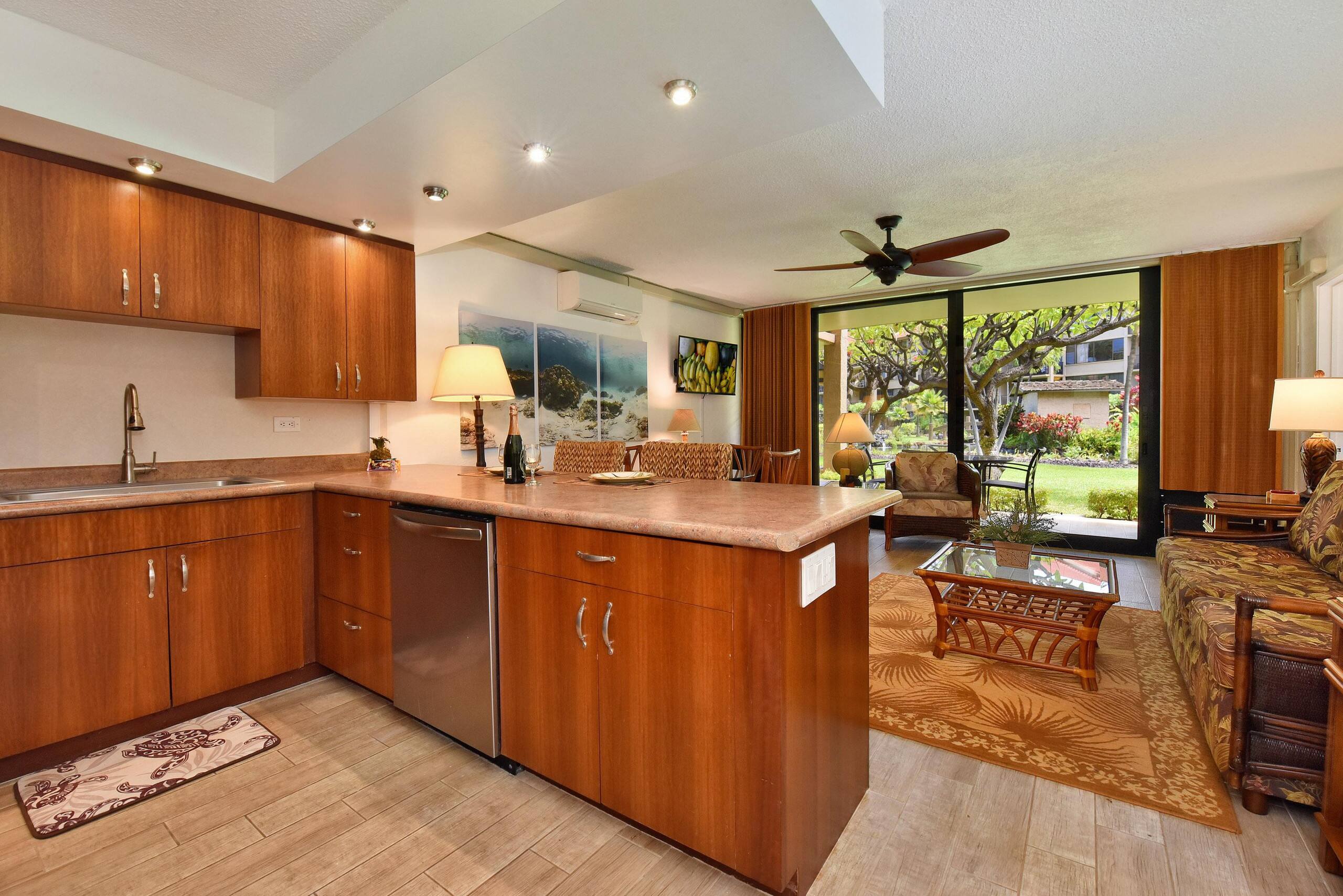 Condo in Lahaina · ★5.0 · 2 bedrooms · 4 beds · 2 baths - Image 28