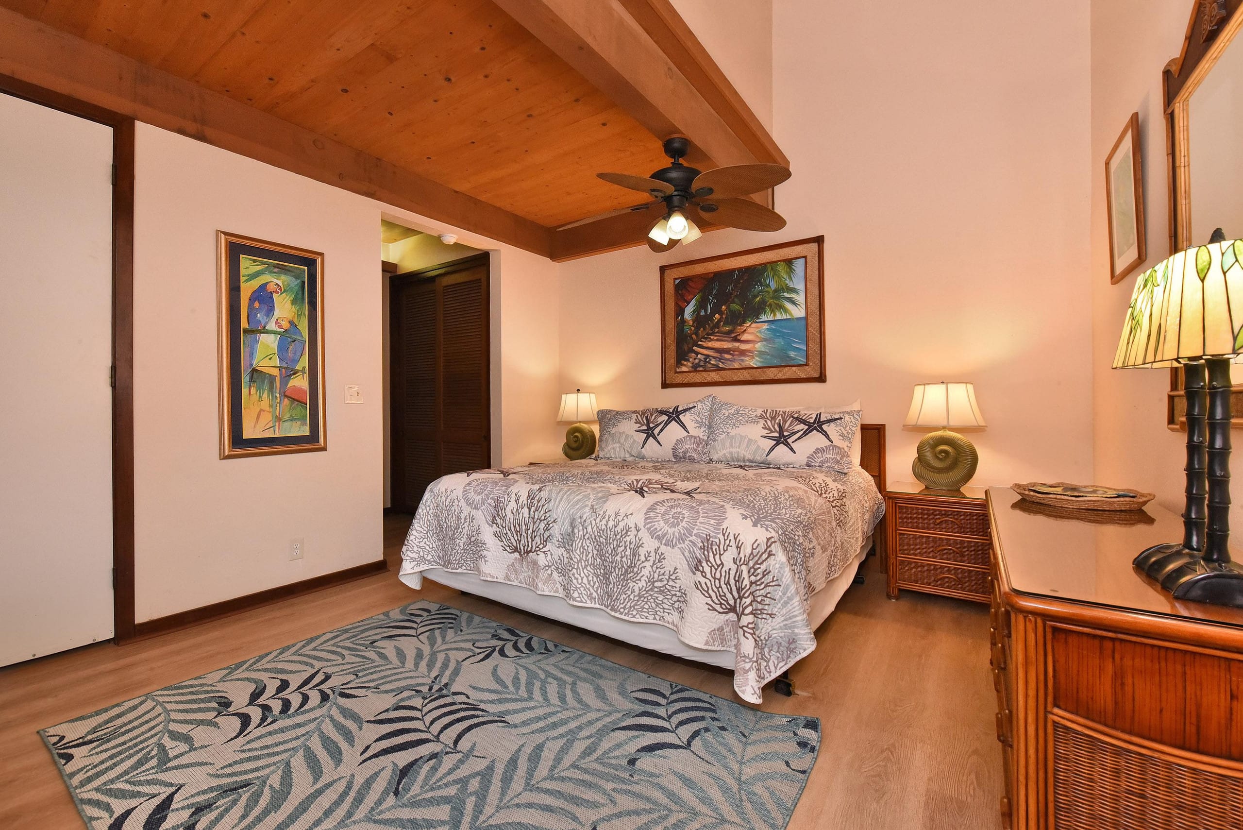 Condo in Lahaina · ★4.64 · 3 bedrooms · 6 beds · 3 baths - Image 11