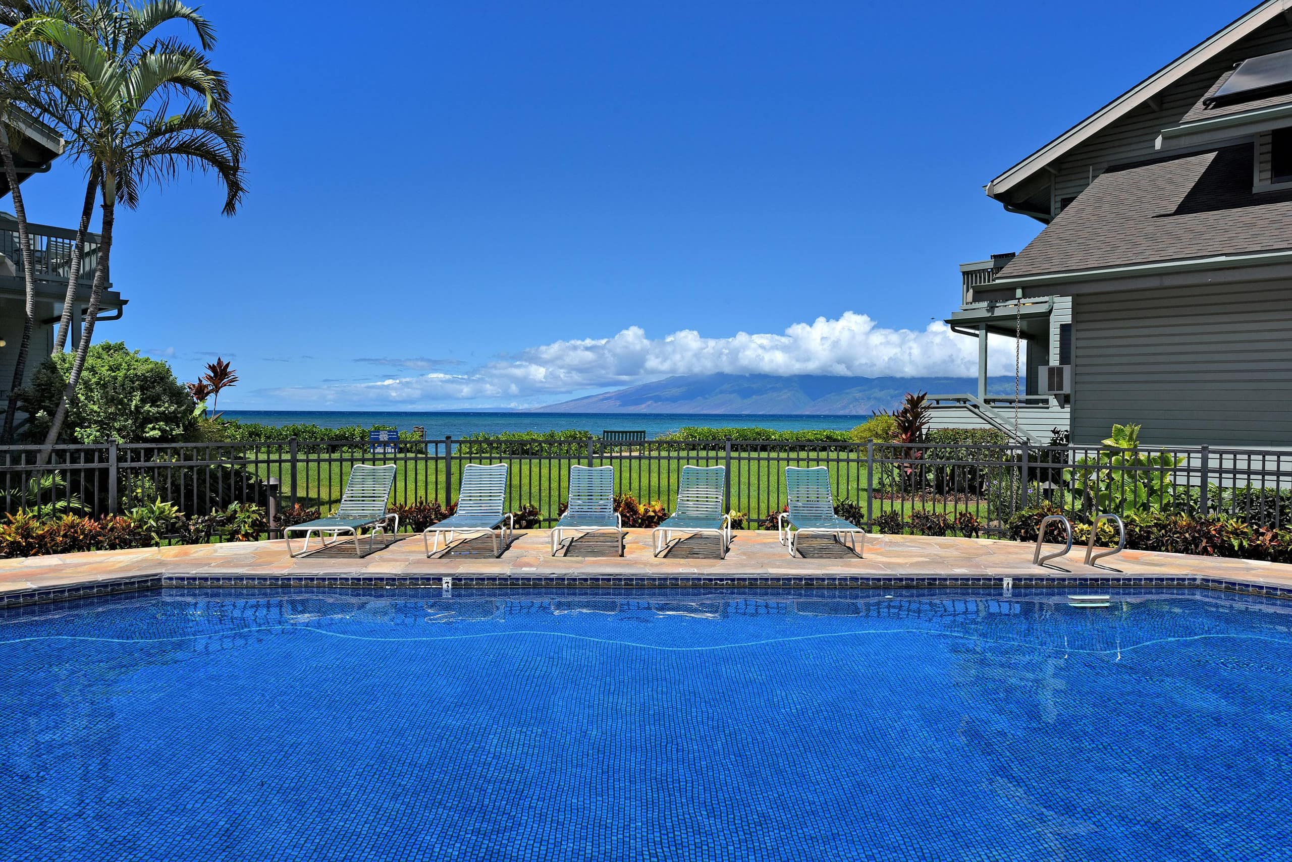 Condo in Lahaina · ★4.64 · 3 bedrooms · 6 beds · 3 baths - Image 34