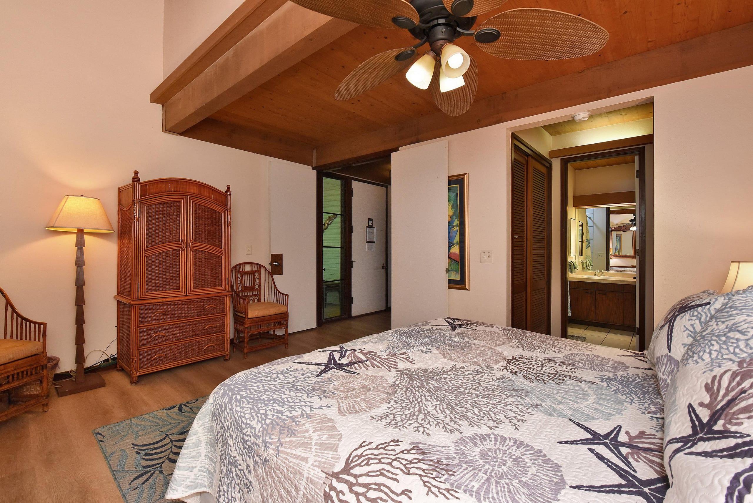 Condo in Lahaina · ★4.64 · 3 bedrooms · 6 beds · 3 baths - Image 14