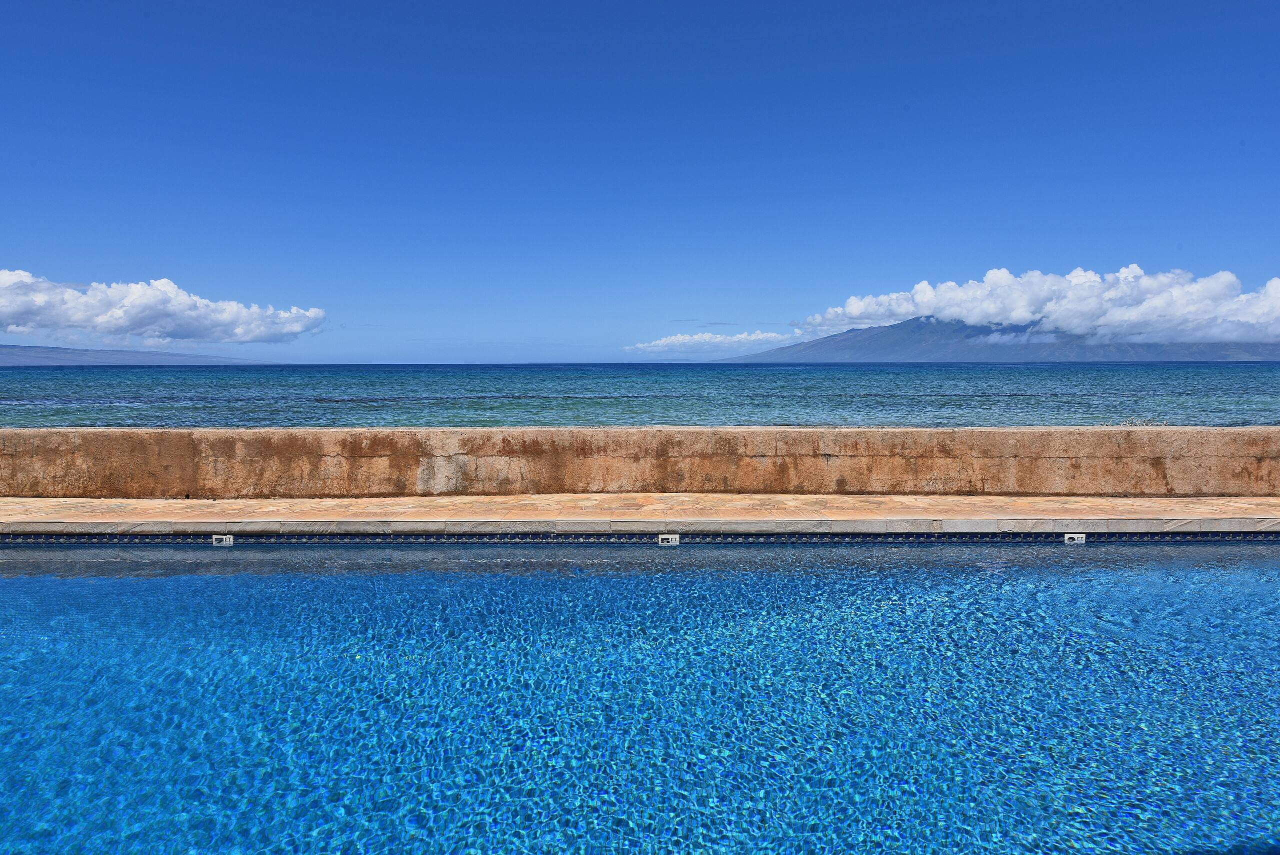 Condo in Lahaina · ★5.0 · 2 bedrooms · 4 beds · 2 shared baths - Image 35