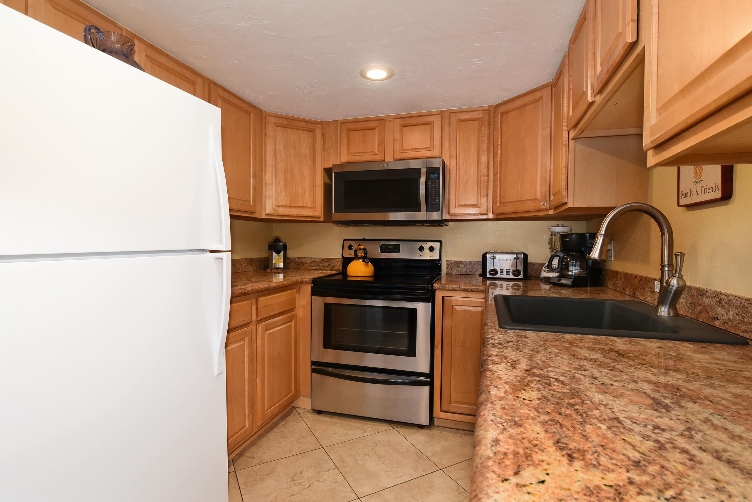 Condo in Lahaina · ★5.0 · 2 bedrooms · 4 beds · 2 shared baths - Image 10