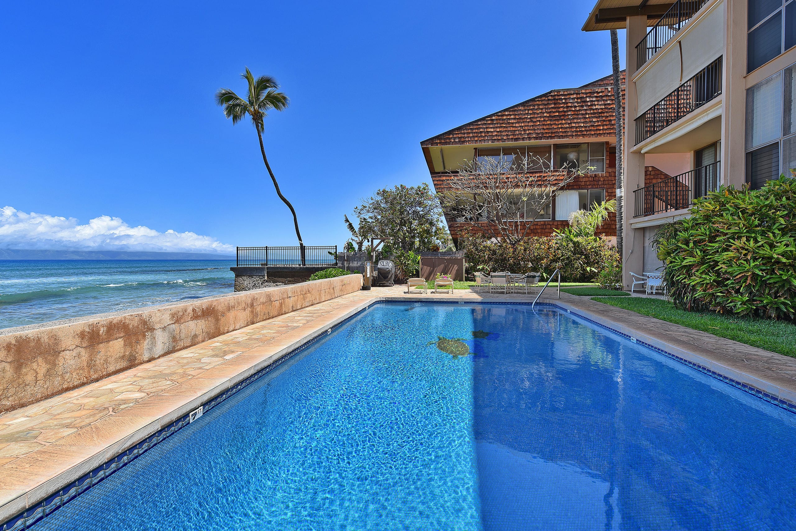 Condo in Lahaina · ★5.0 · 2 bedrooms · 4 beds · 2 shared baths - Image 37
