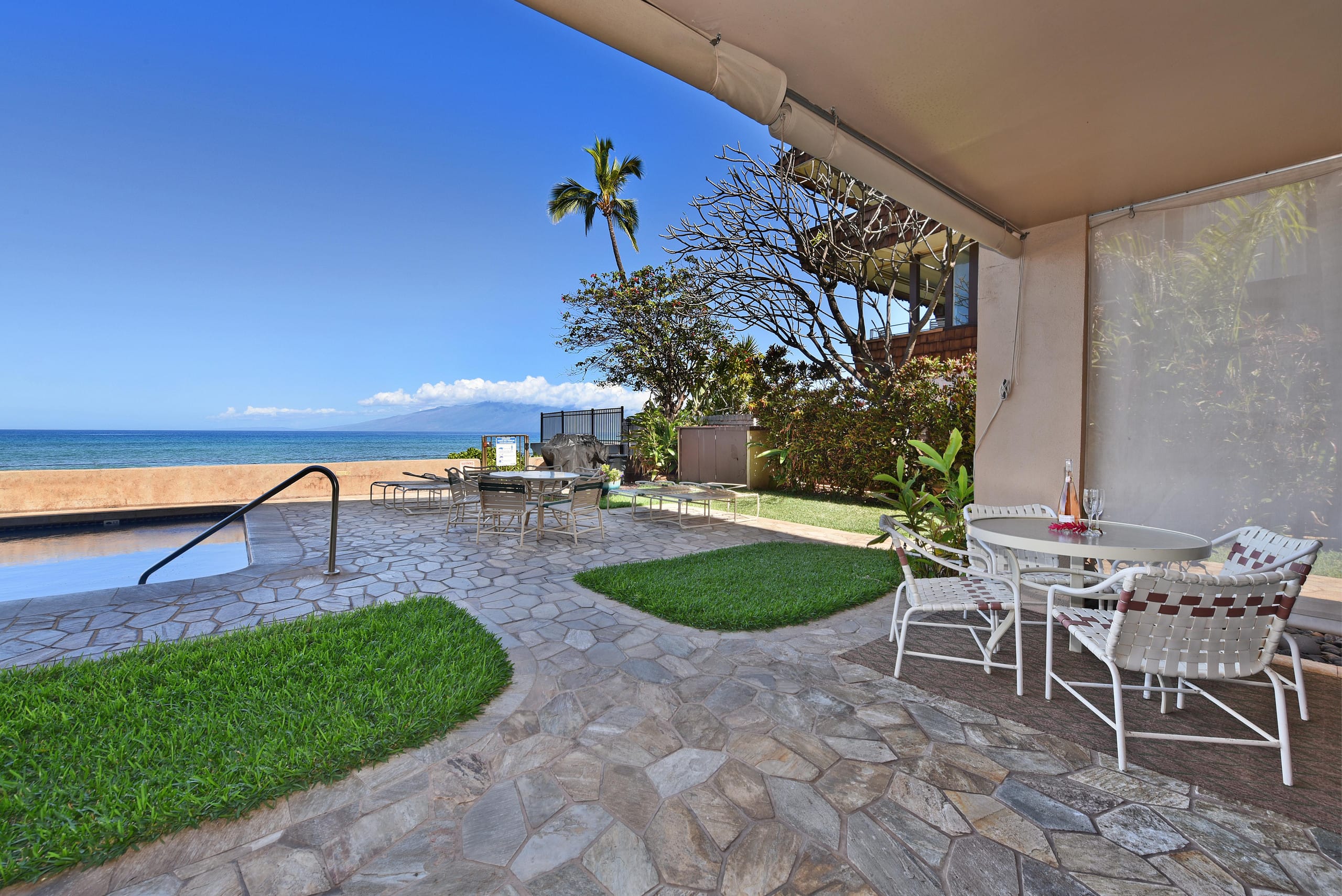 Condo in Lahaina · ★5.0 · 2 bedrooms · 4 beds · 2 shared baths - Image 27