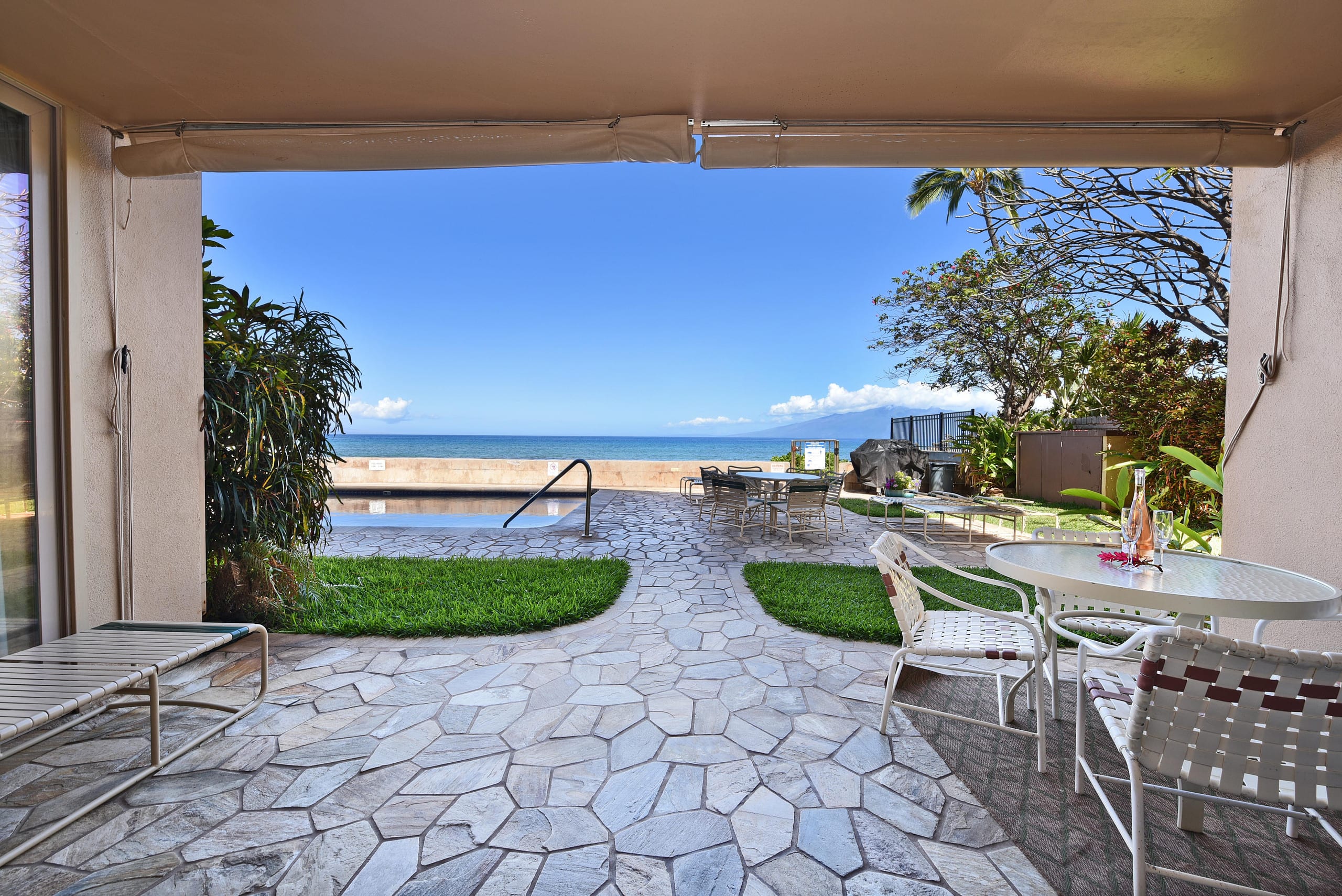 Condo in Lahaina · ★5.0 · 2 bedrooms · 4 beds · 2 shared baths - Image 33