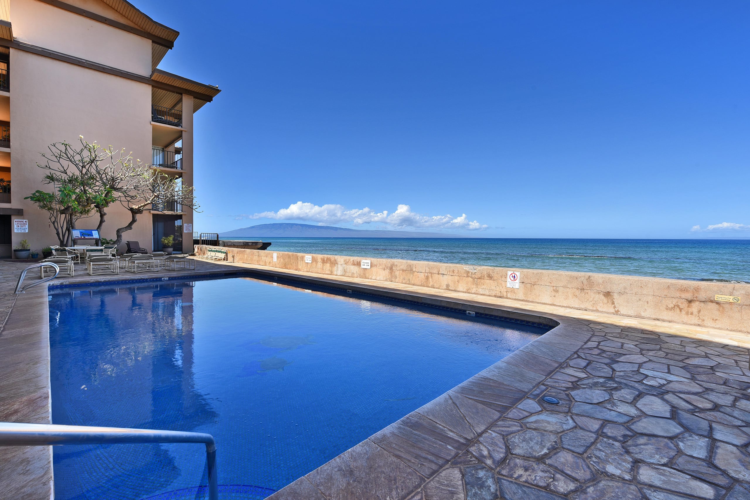 Condo in Lahaina · ★5.0 · 2 bedrooms · 4 beds · 2 shared baths - Image 40