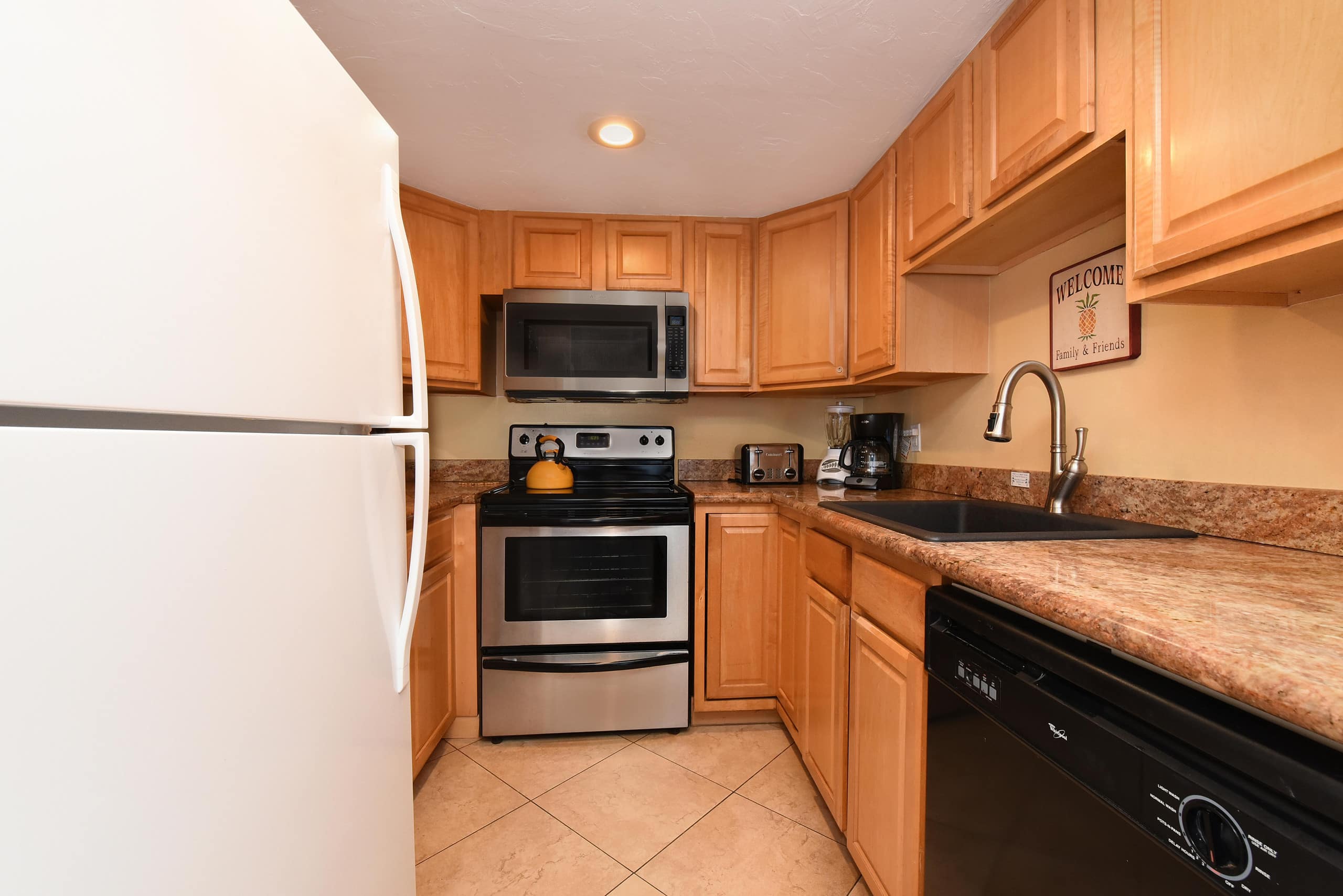 Condo in Lahaina · ★5.0 · 2 bedrooms · 4 beds · 2 shared baths - Image 9