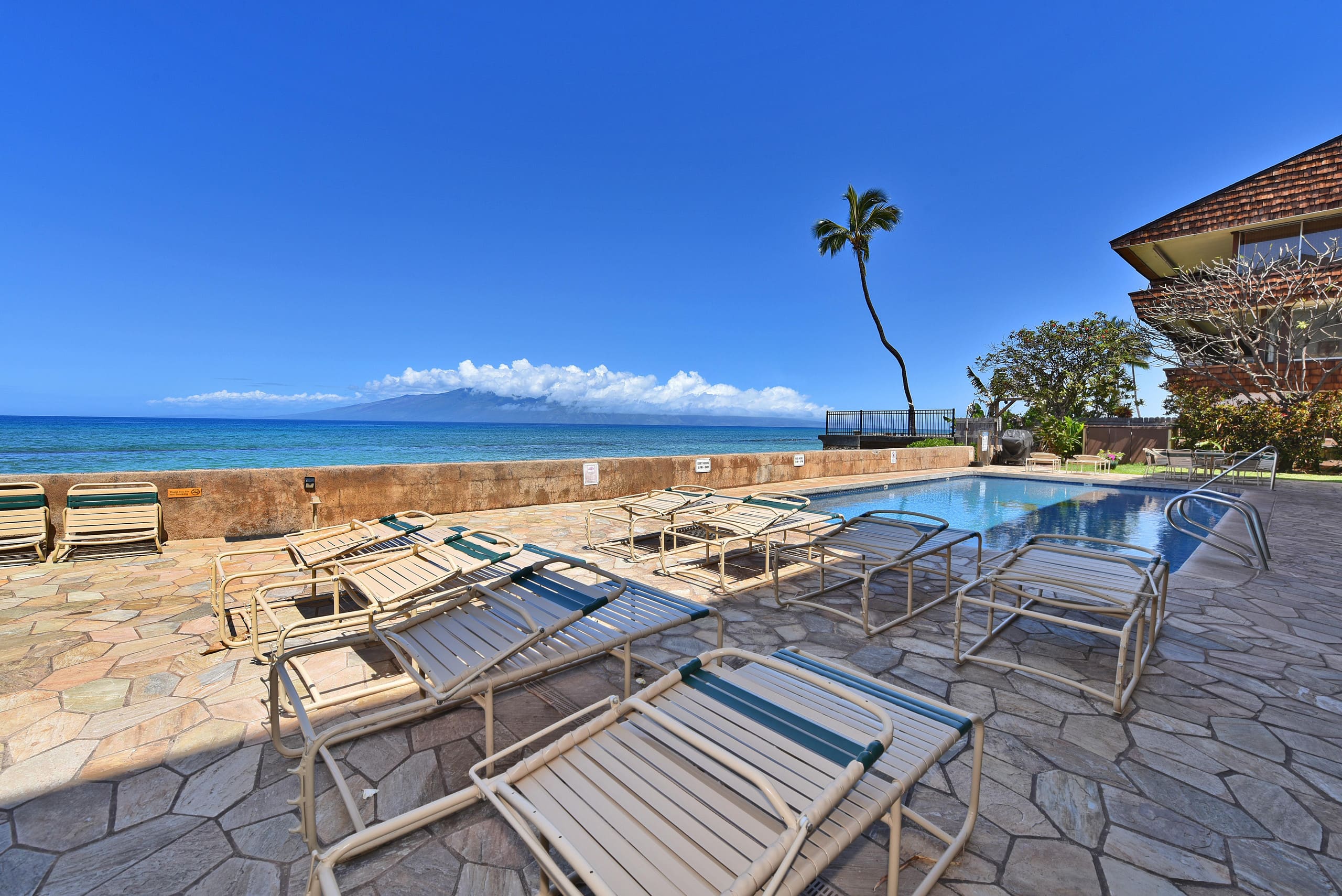 Condo in Lahaina · ★5.0 · 2 bedrooms · 4 beds · 2 shared baths - Image 34