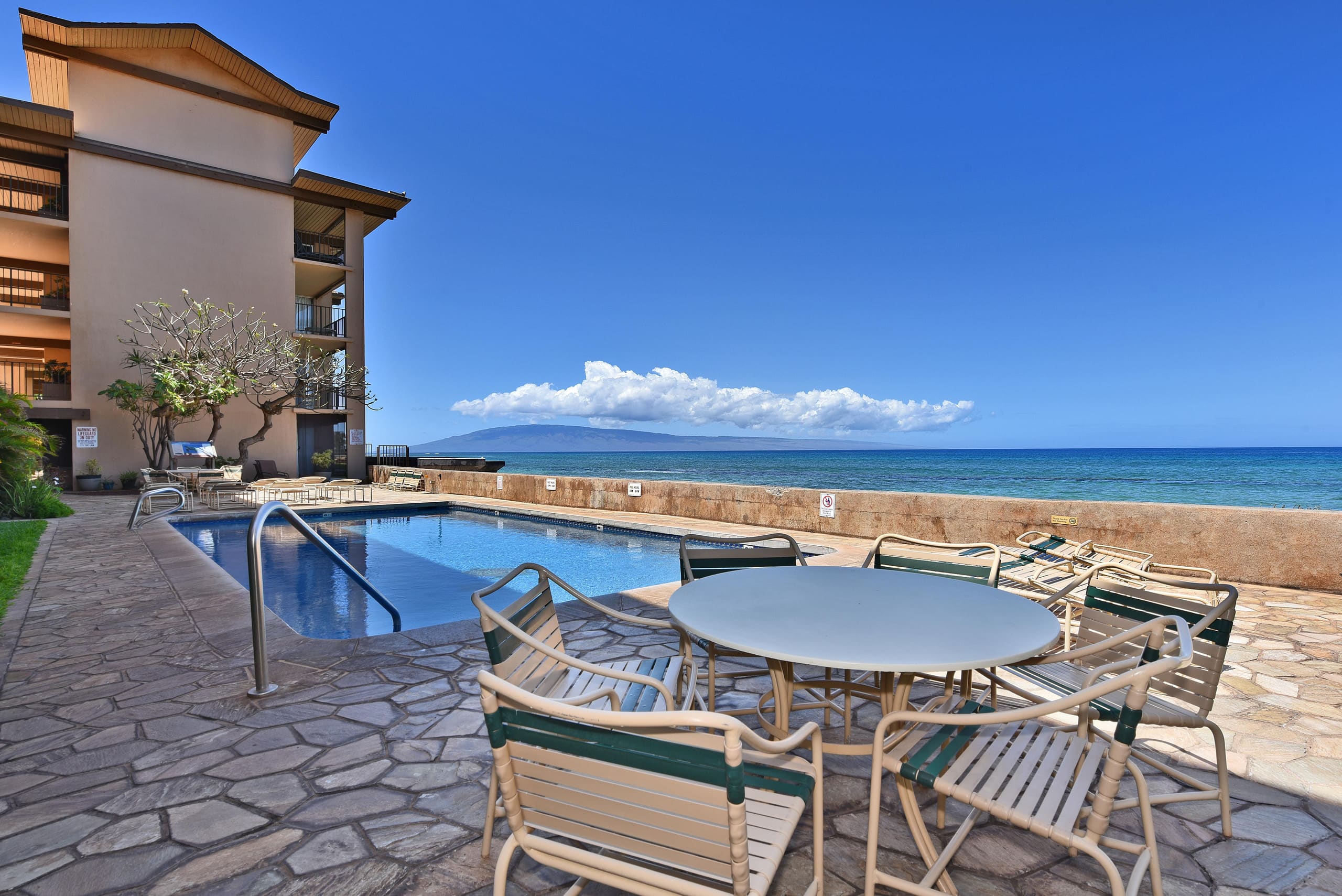 Condo in Lahaina · ★5.0 · 2 bedrooms · 4 beds · 2 shared baths - Image 29