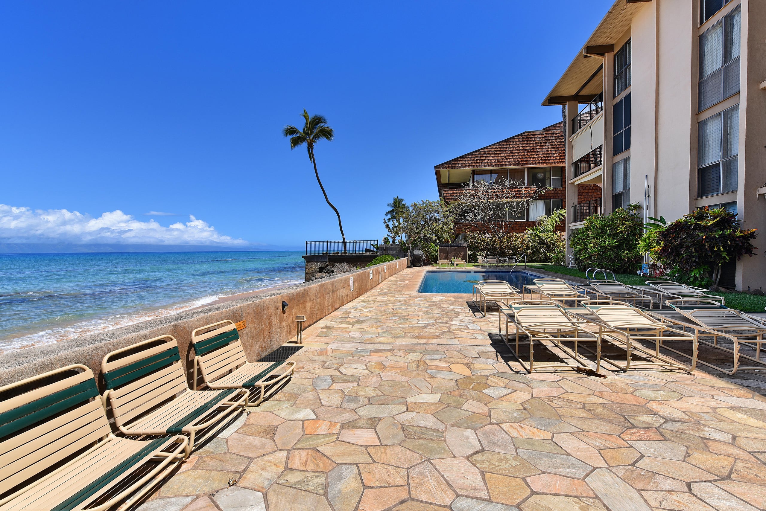 Condo in Lahaina · ★5.0 · 2 bedrooms · 4 beds · 2 shared baths - Image 38