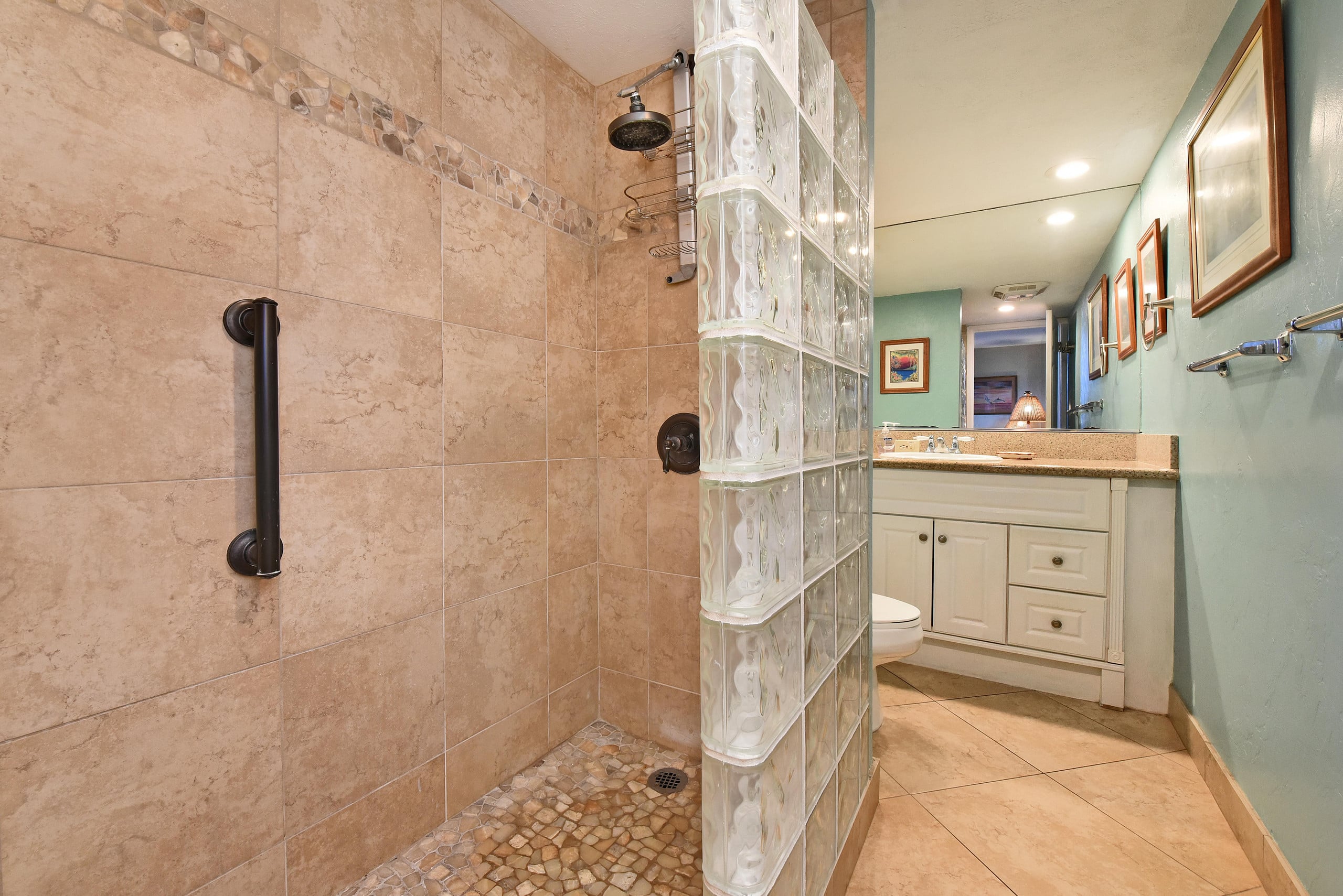 Condo in Lahaina · ★5.0 · 2 bedrooms · 4 beds · 2 shared baths - Image 19