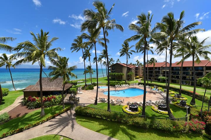 Papakea Oceanfront Resort E403
