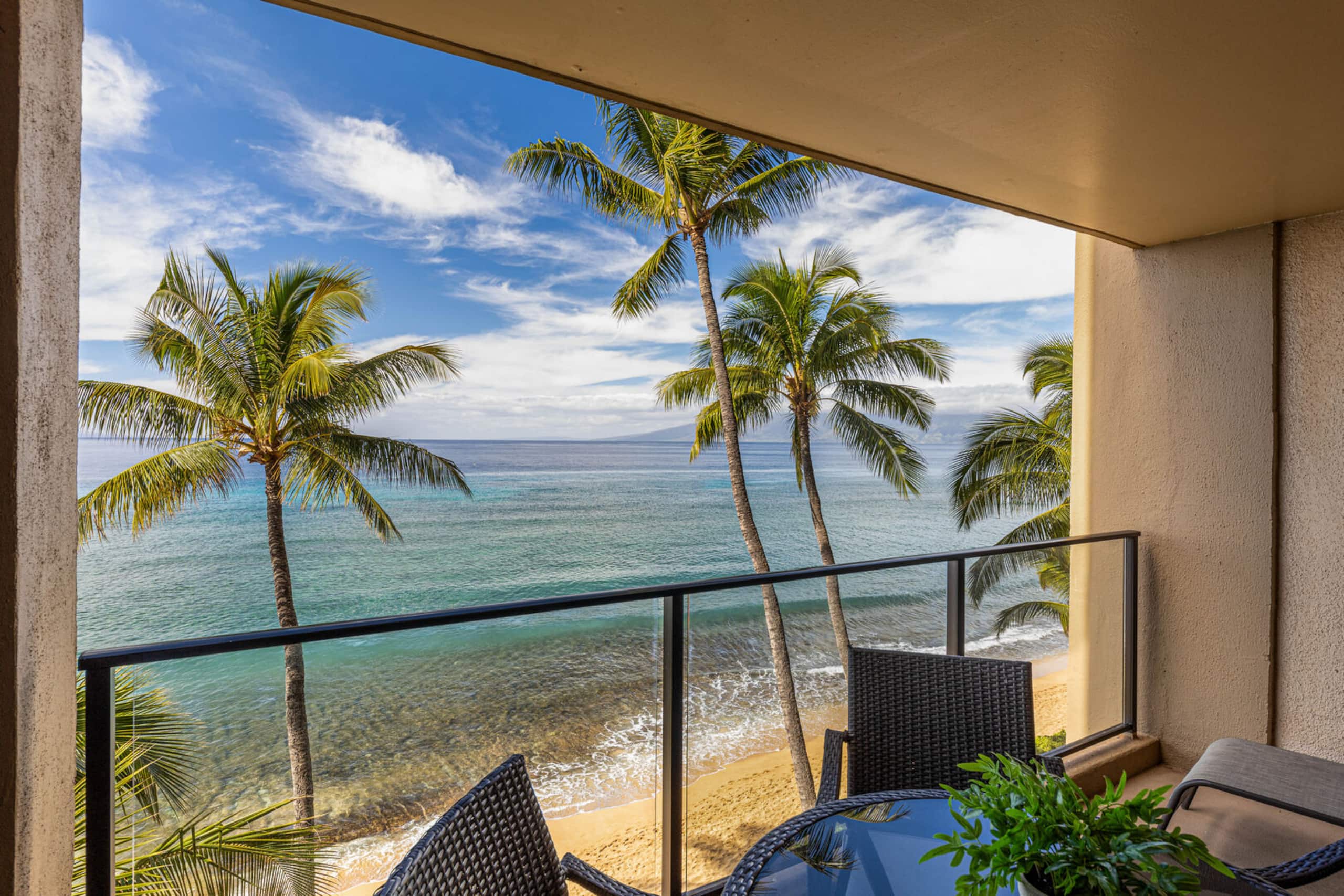Condo in Lahaina · ★4.97 · 1 bedroom · 2 beds · 1 bath - Image 3
