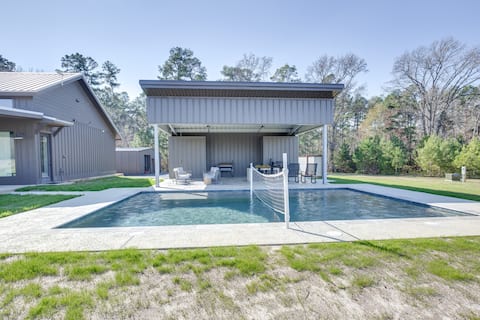 Modern Kennard Cabin w/ 3 Casitas - Walk to Pond!