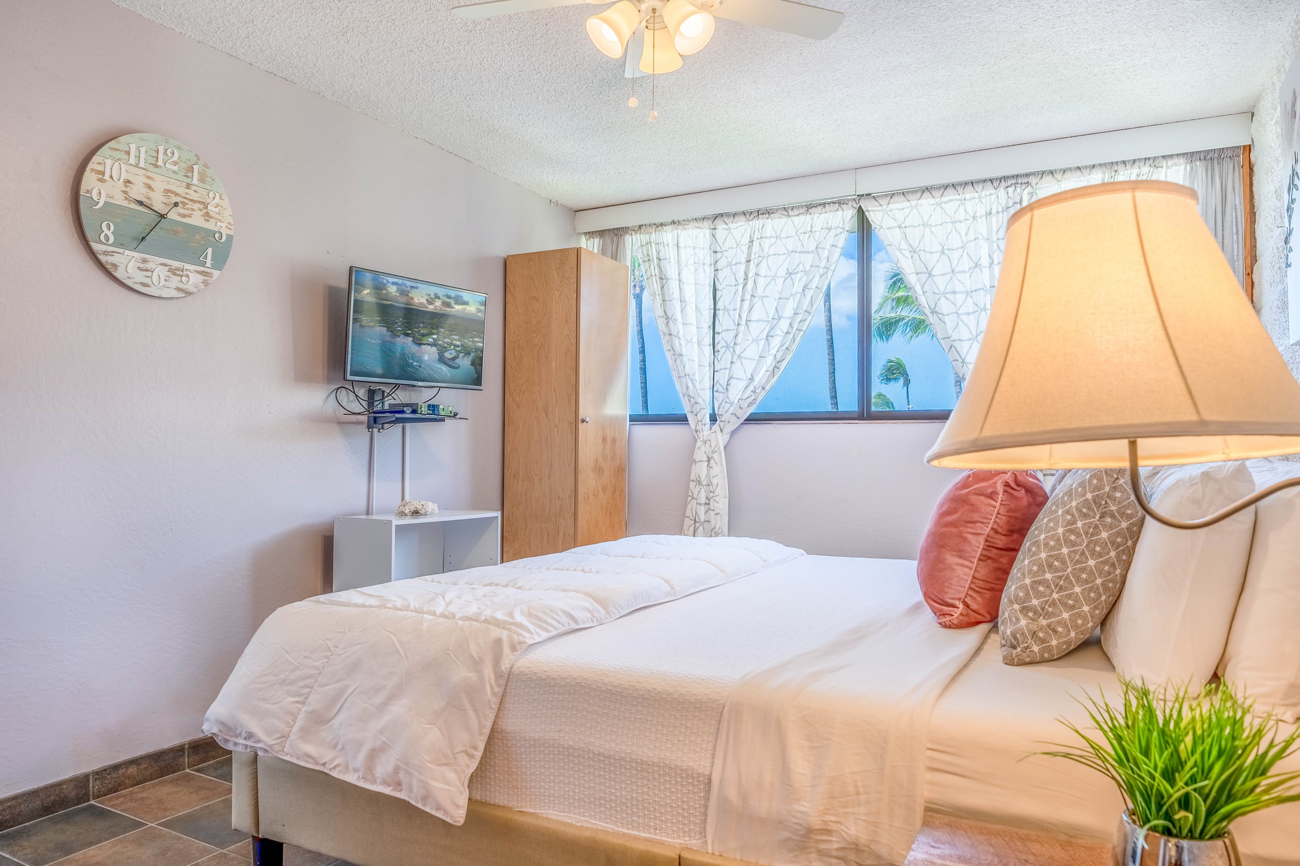Condo in Wailuku · ★4.5 · 2 bedrooms · 3 beds · 2 shared baths - Image 16