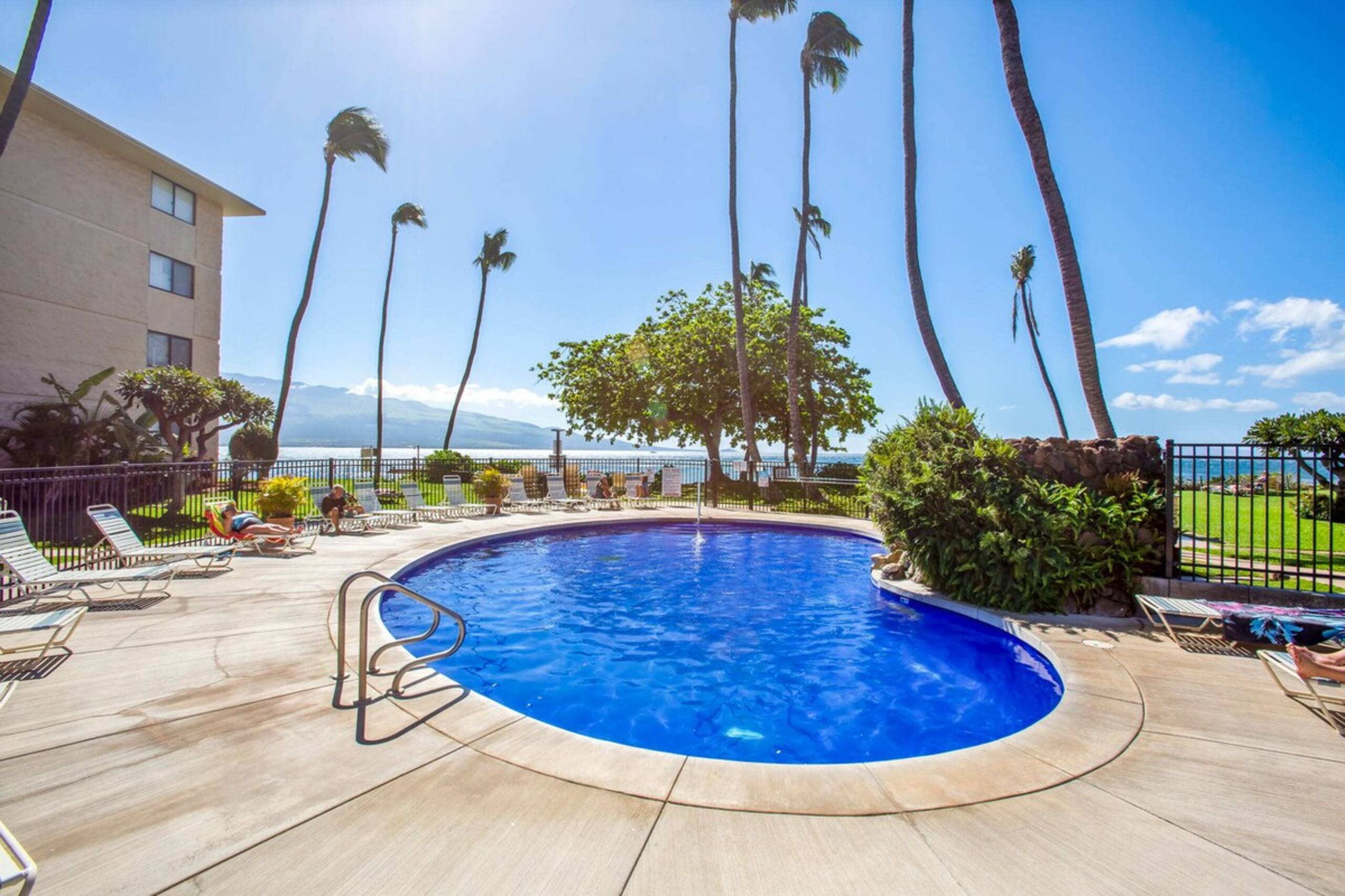 Condo in Wailuku · ★4.5 · 2 bedrooms · 3 beds · 2 shared baths - Image 59