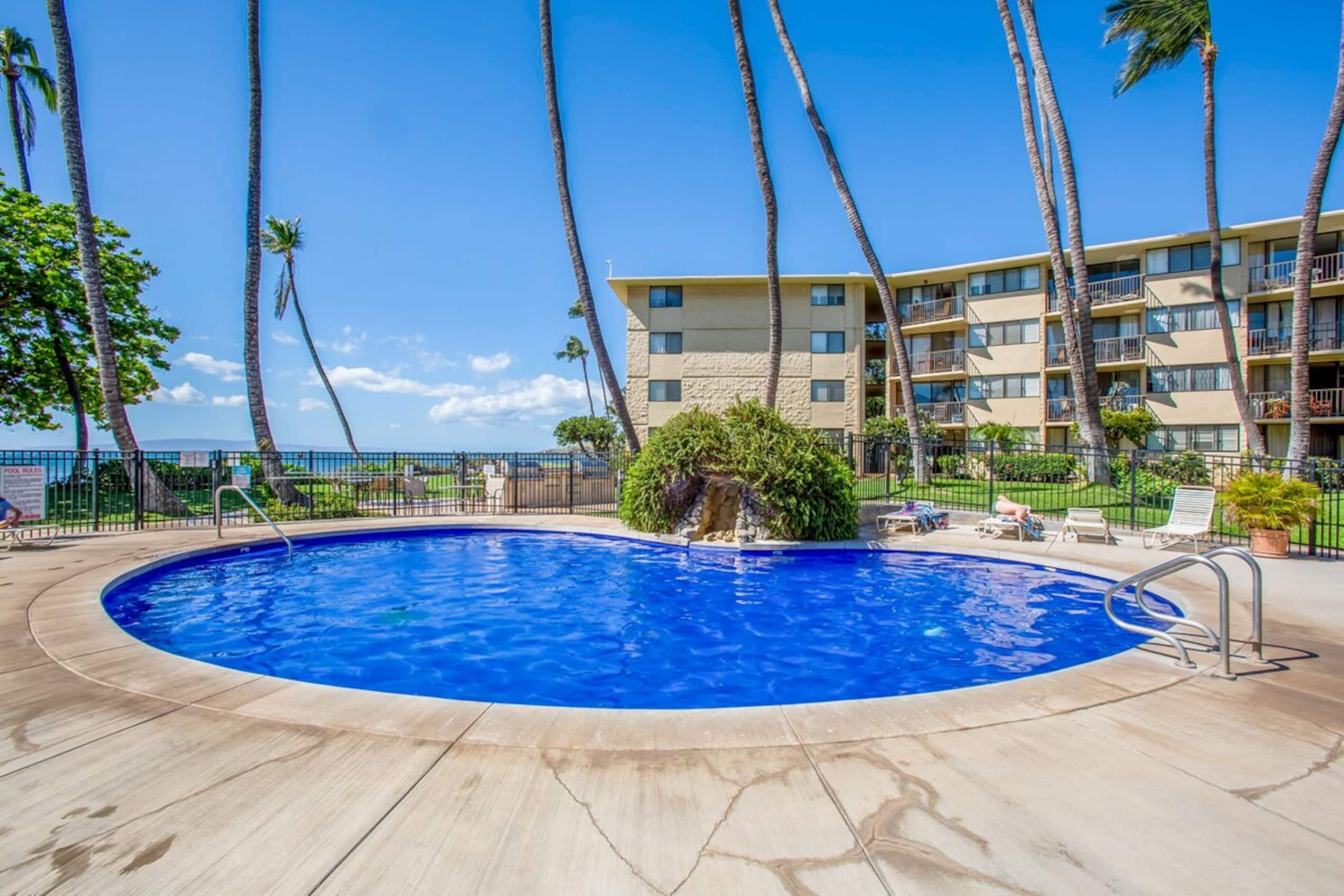 Condo in Wailuku · ★4.5 · 2 bedrooms · 3 beds · 2 shared baths - Image 58