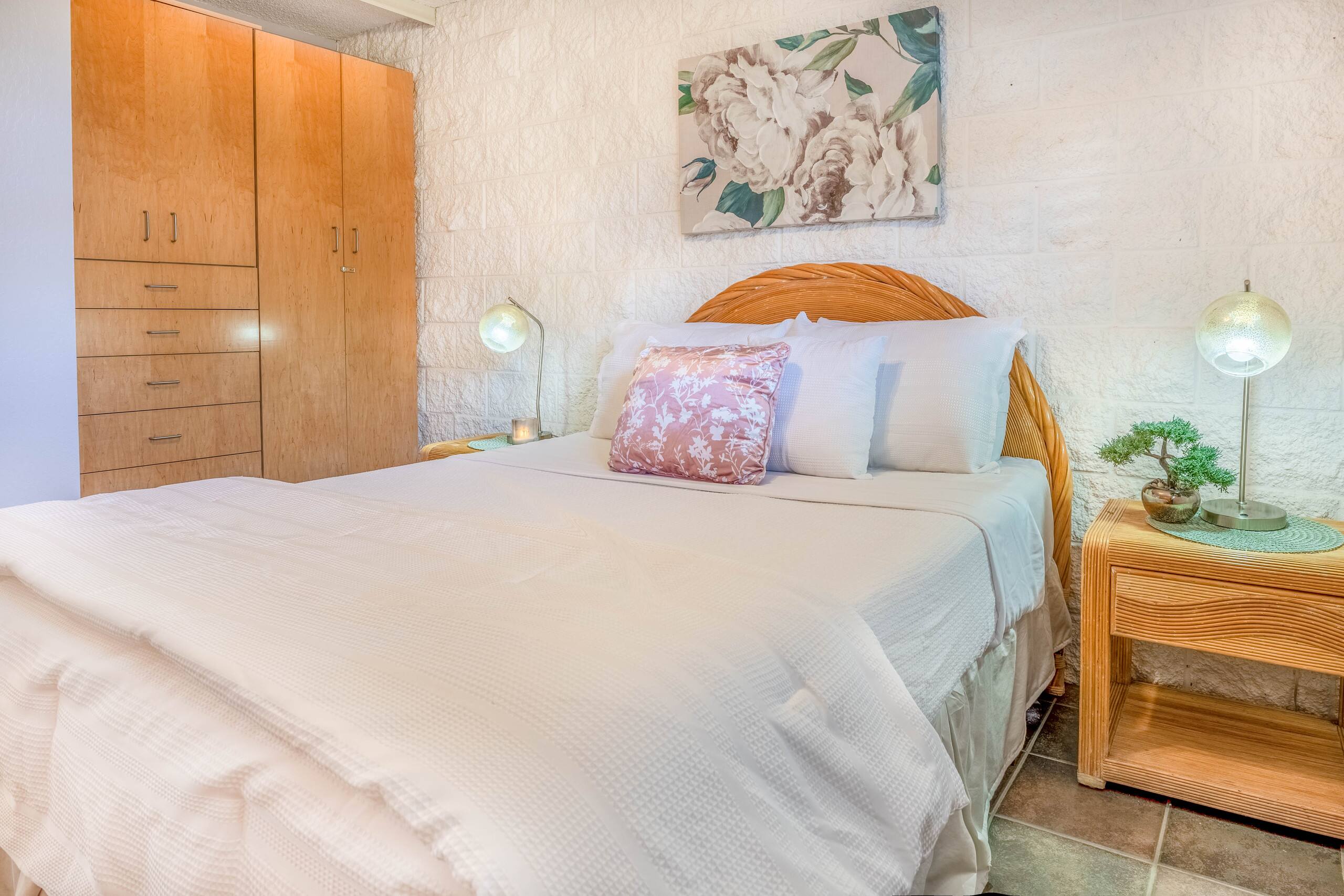 Condo in Wailuku · ★4.5 · 2 bedrooms · 3 beds · 2 shared baths - Image 25
