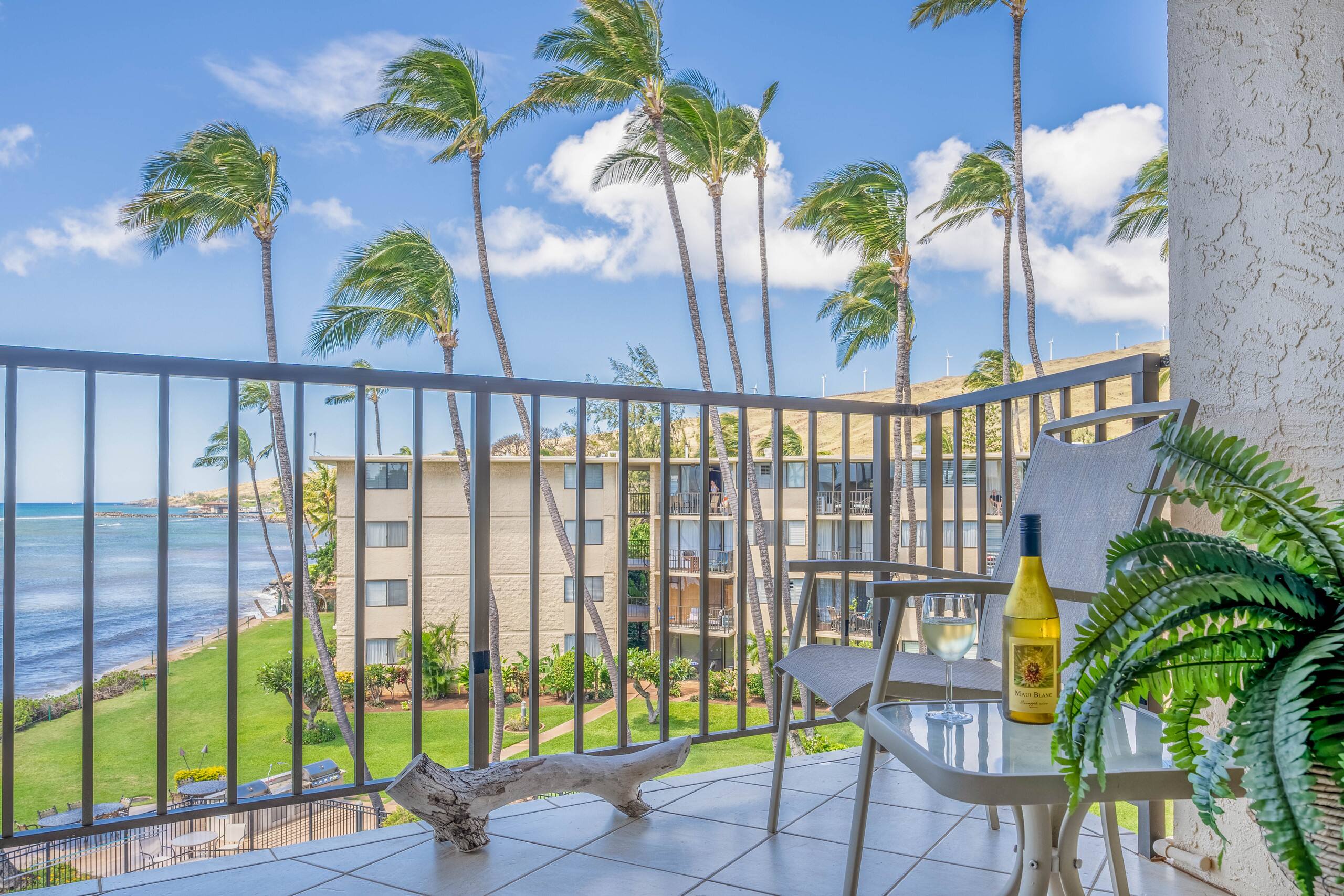 Condo in Wailuku · ★4.5 · 2 bedrooms · 3 beds · 2 shared baths - Image 5
