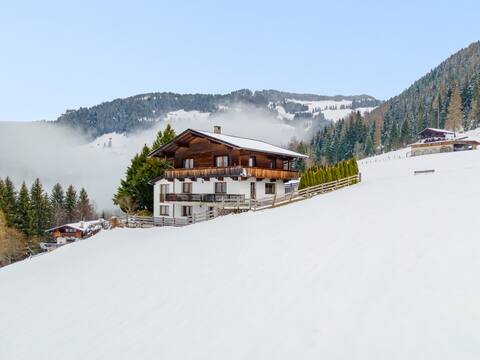 Chalet in a dreamlike panoramic location