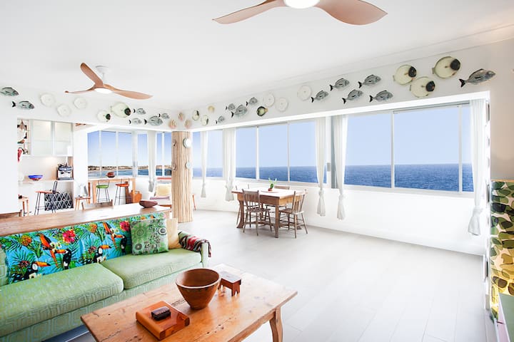 A Beautiful Ocean Front Apartment in Clovelly