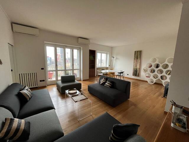 Home 10 gallery image 2