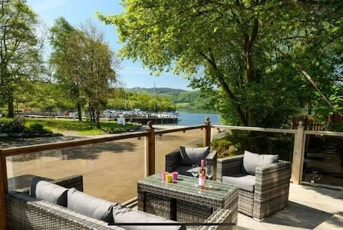 Footprints by the Lake