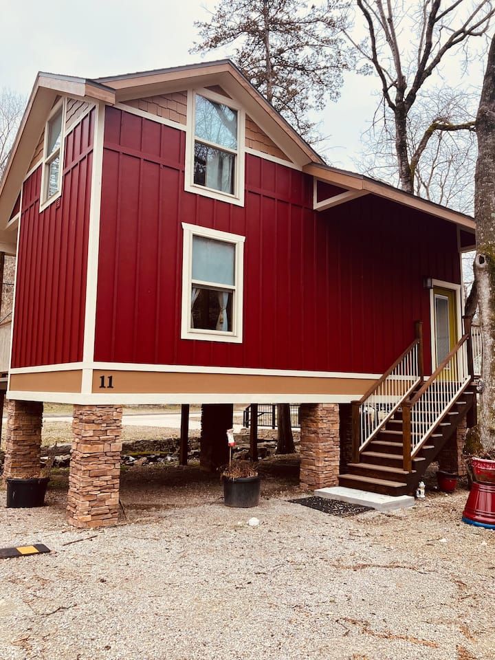 Ashford Lodge: Urban Treehouse#11 - Eureka Springs, AR