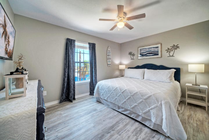 Chumba cha kulala 2 kina kitanda aina ya King.