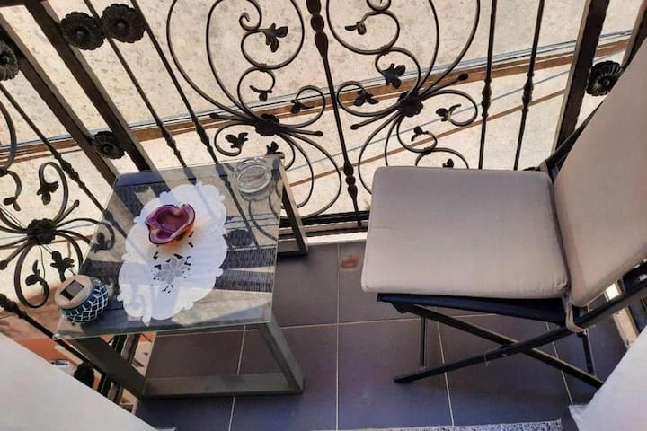As-21010-a Garçonnière Avec Le Balcon Mali - Mali Lošinj