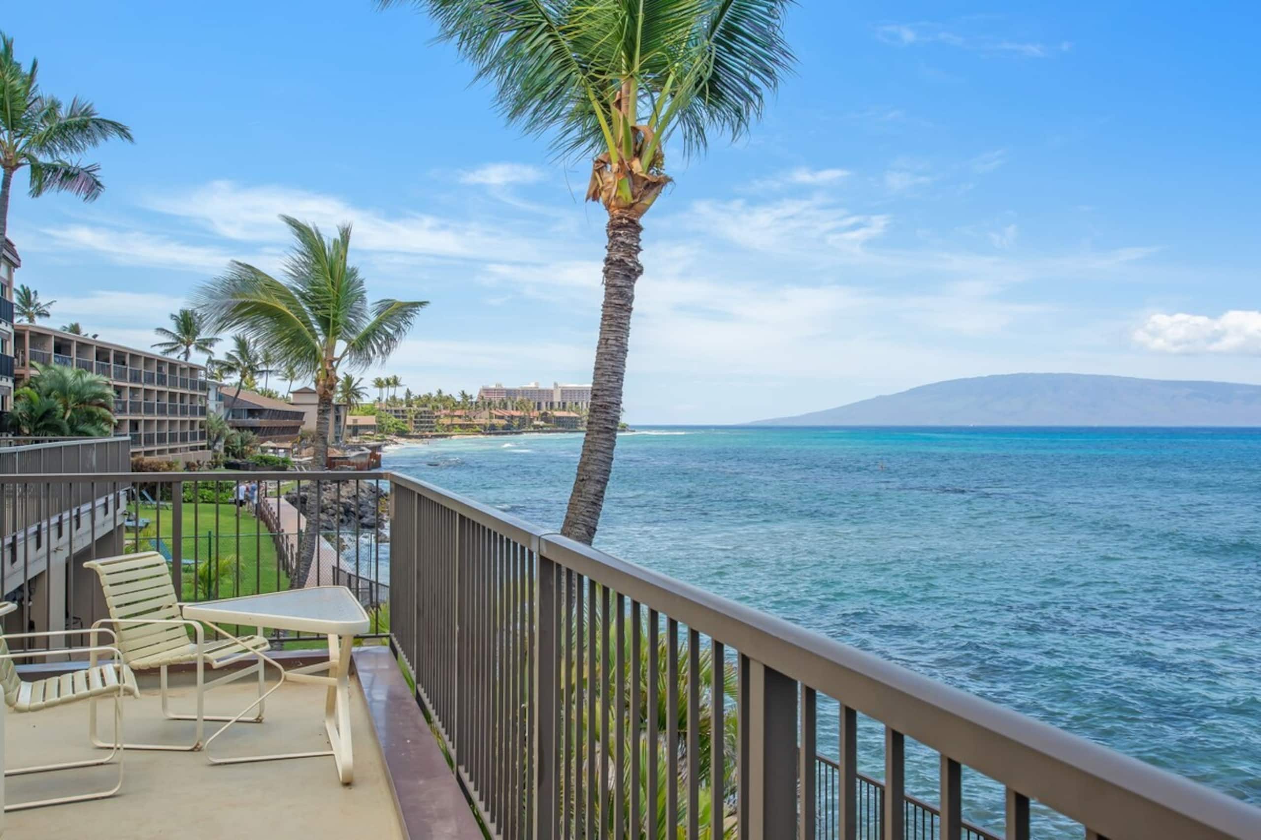 Condo in Lahaina · ★4.88 · 1 bedroom · 2 beds · 1 bath - Image 23