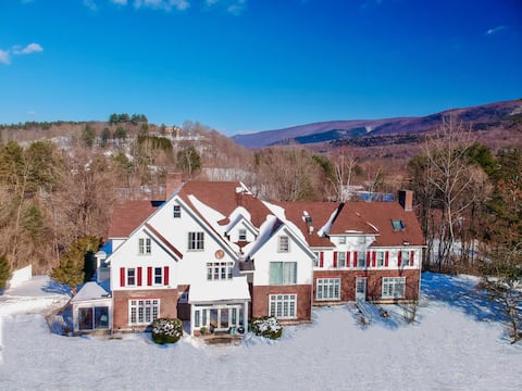 15BR Mansion • Sleep 34 • Ski • Pool • Events