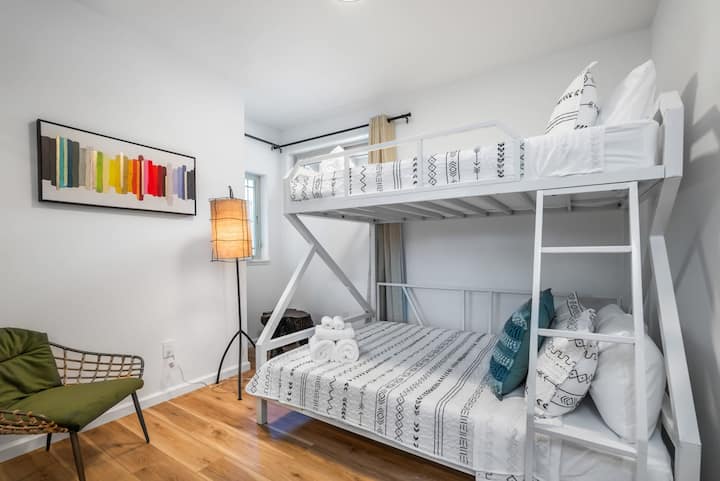 Acogedora habitación con litera perfecta para familias o grupos