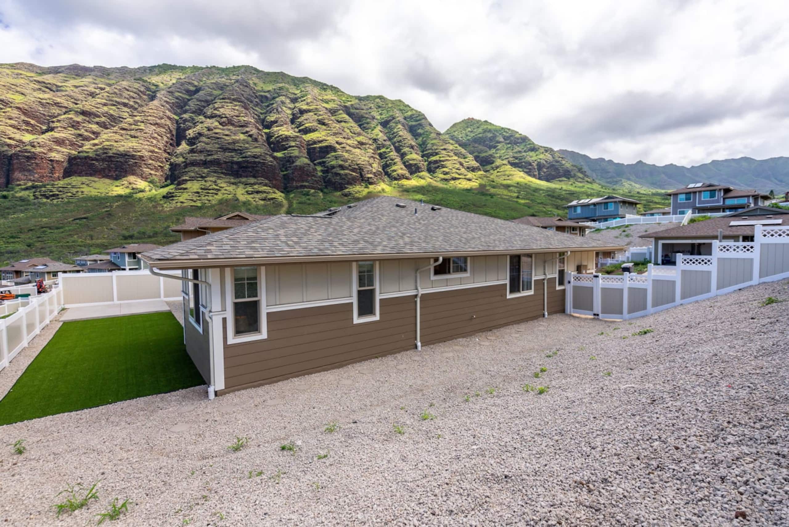 Home in Waianae · ★4.87 · 3 bedrooms · 4 beds · 2 private baths - Image 41