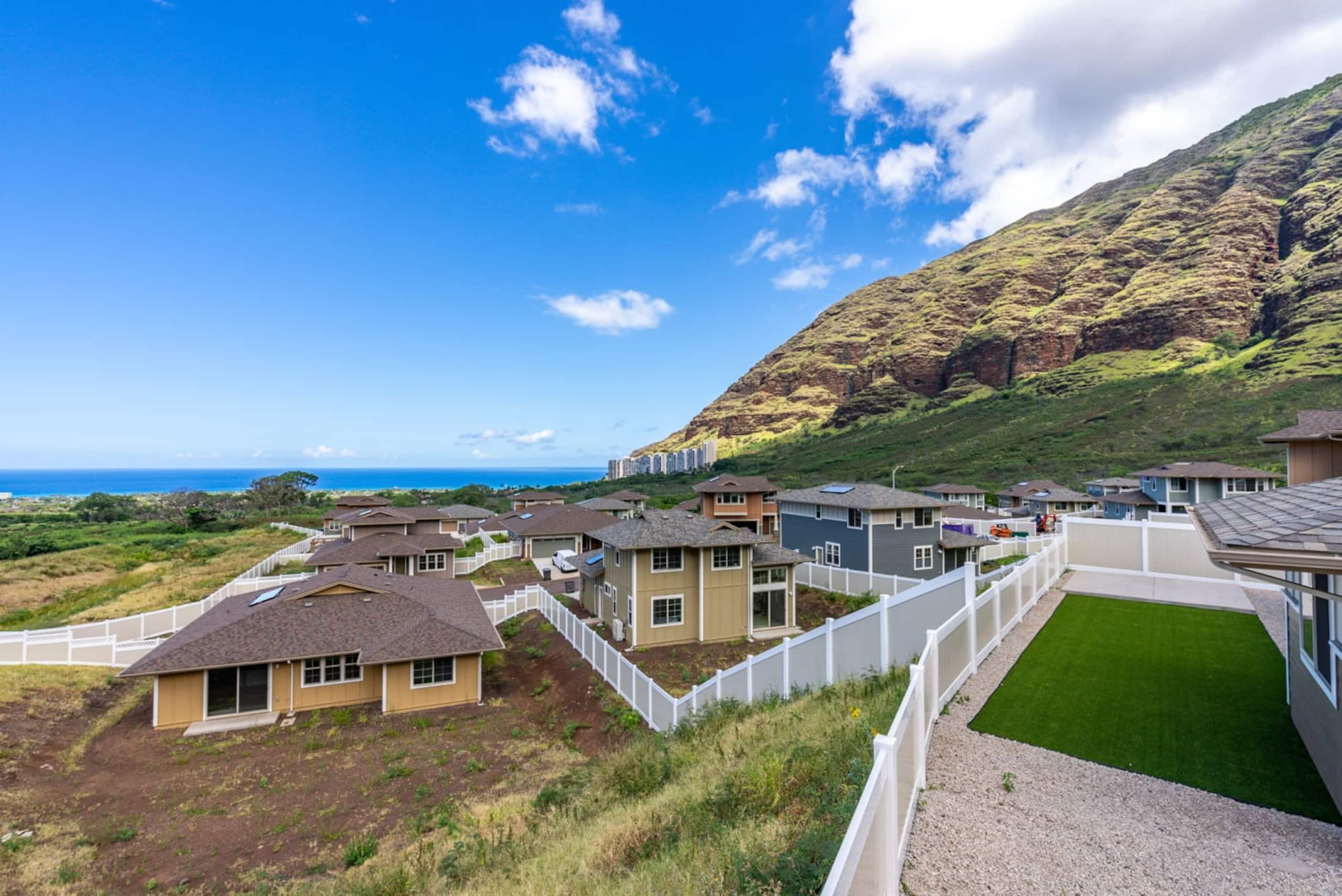 Home in Waianae · ★4.87 · 3 bedrooms · 4 beds · 2 private baths - Image 38