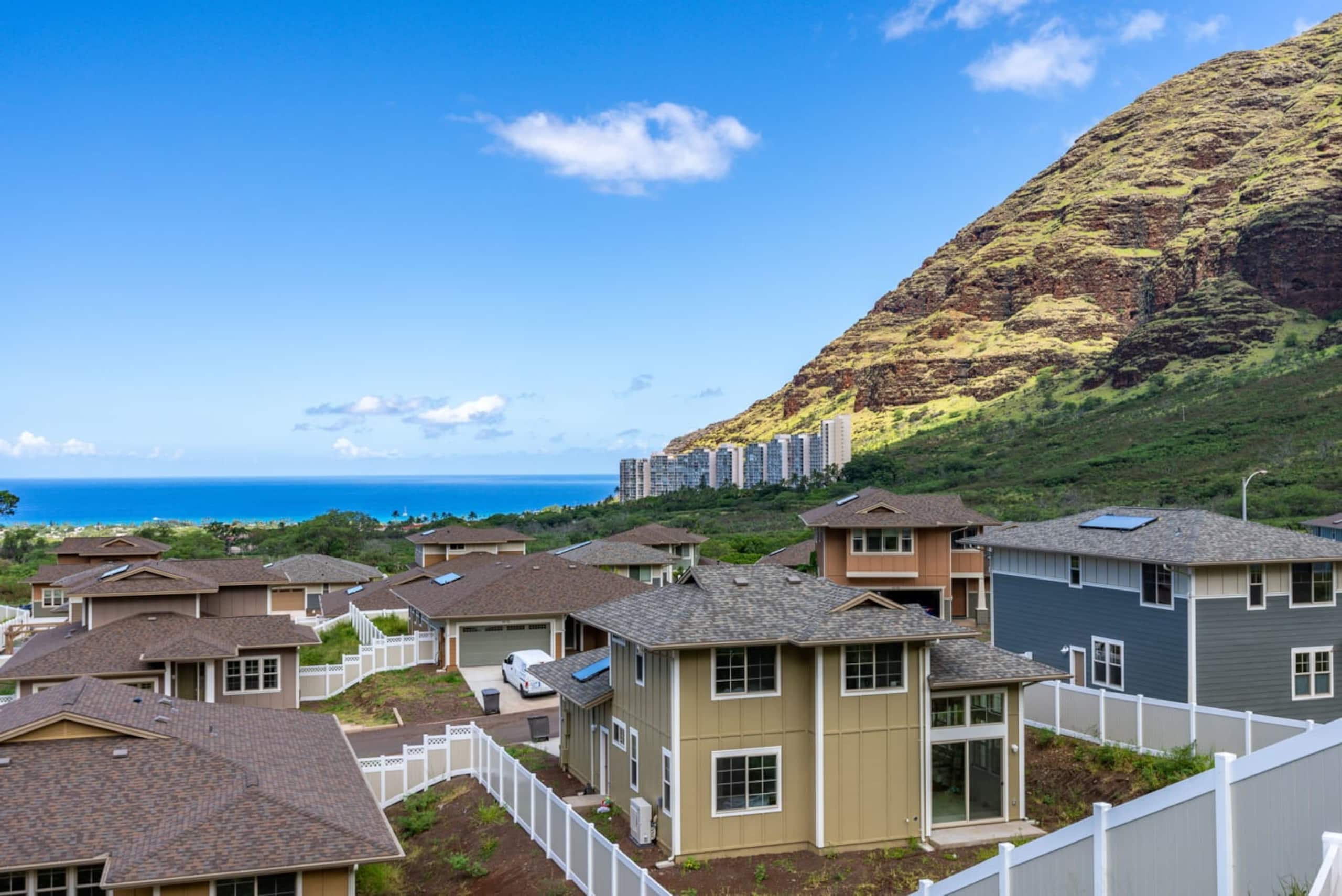 Home in Waianae · ★4.87 · 3 bedrooms · 4 beds · 2 private baths - Image 2