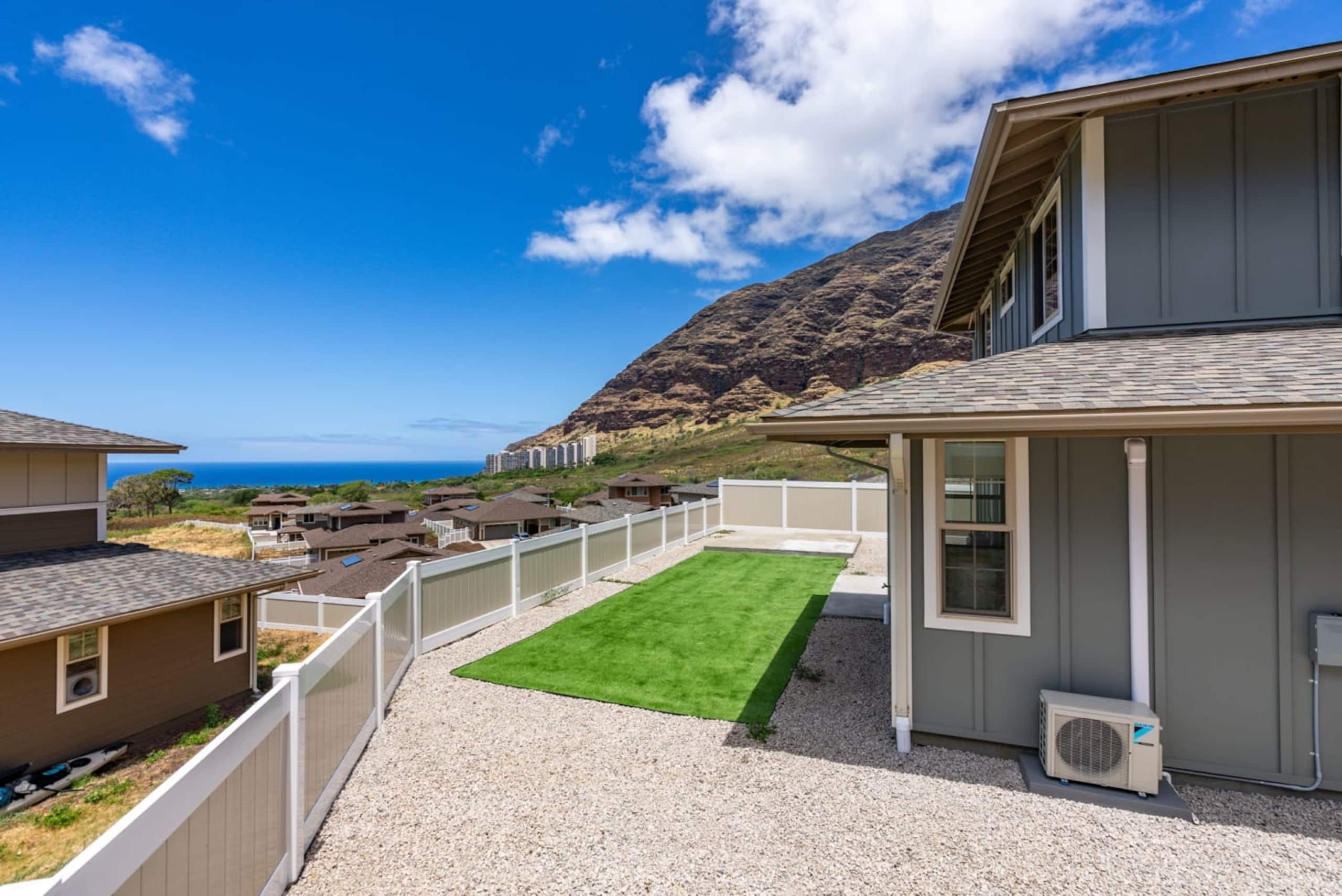 Home in Waianae · ★4.84 · 4 bedrooms · 5 beds · 2.5 private baths - Image 51