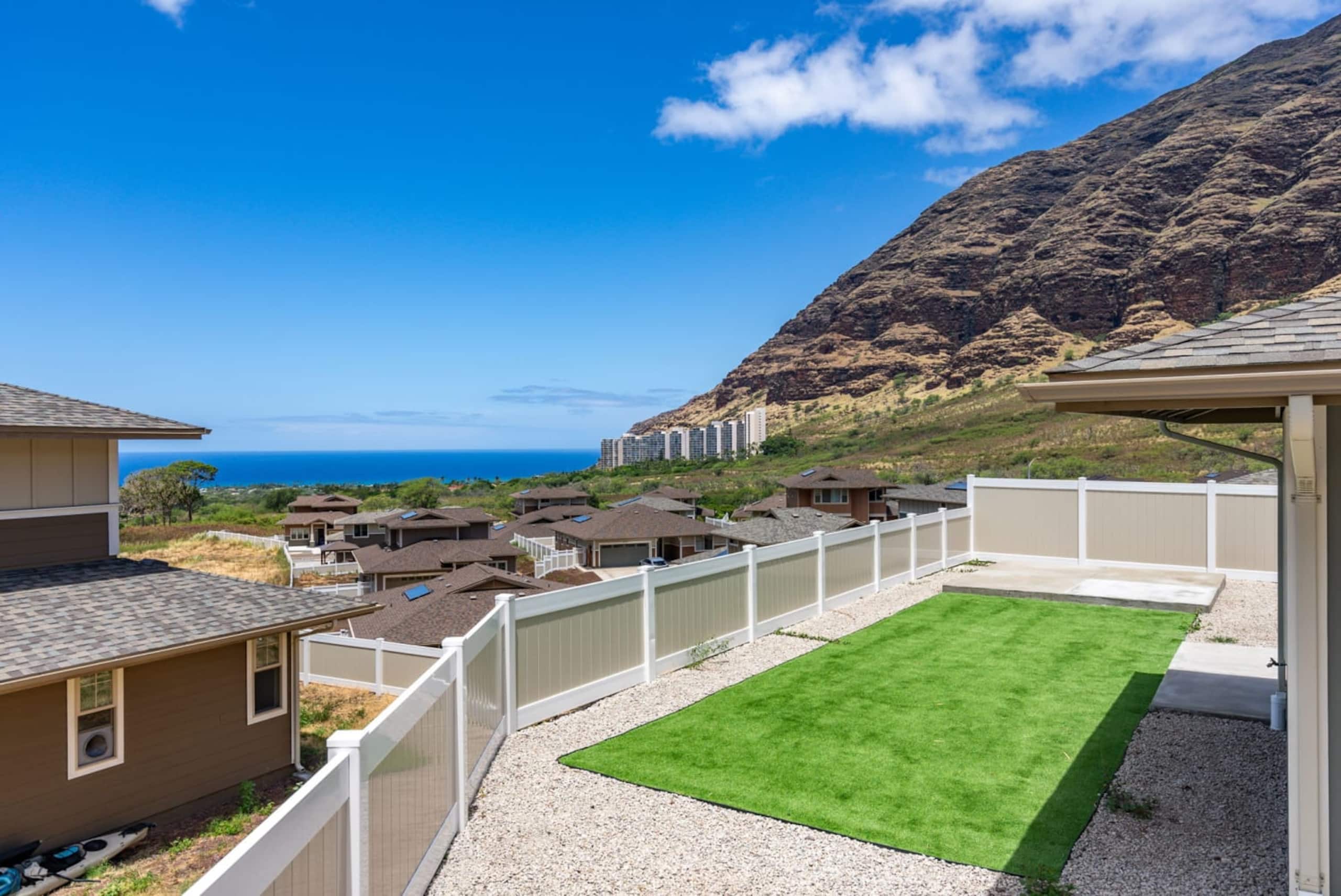 Home in Waianae · ★4.84 · 4 bedrooms · 5 beds · 2.5 private baths - Image 44