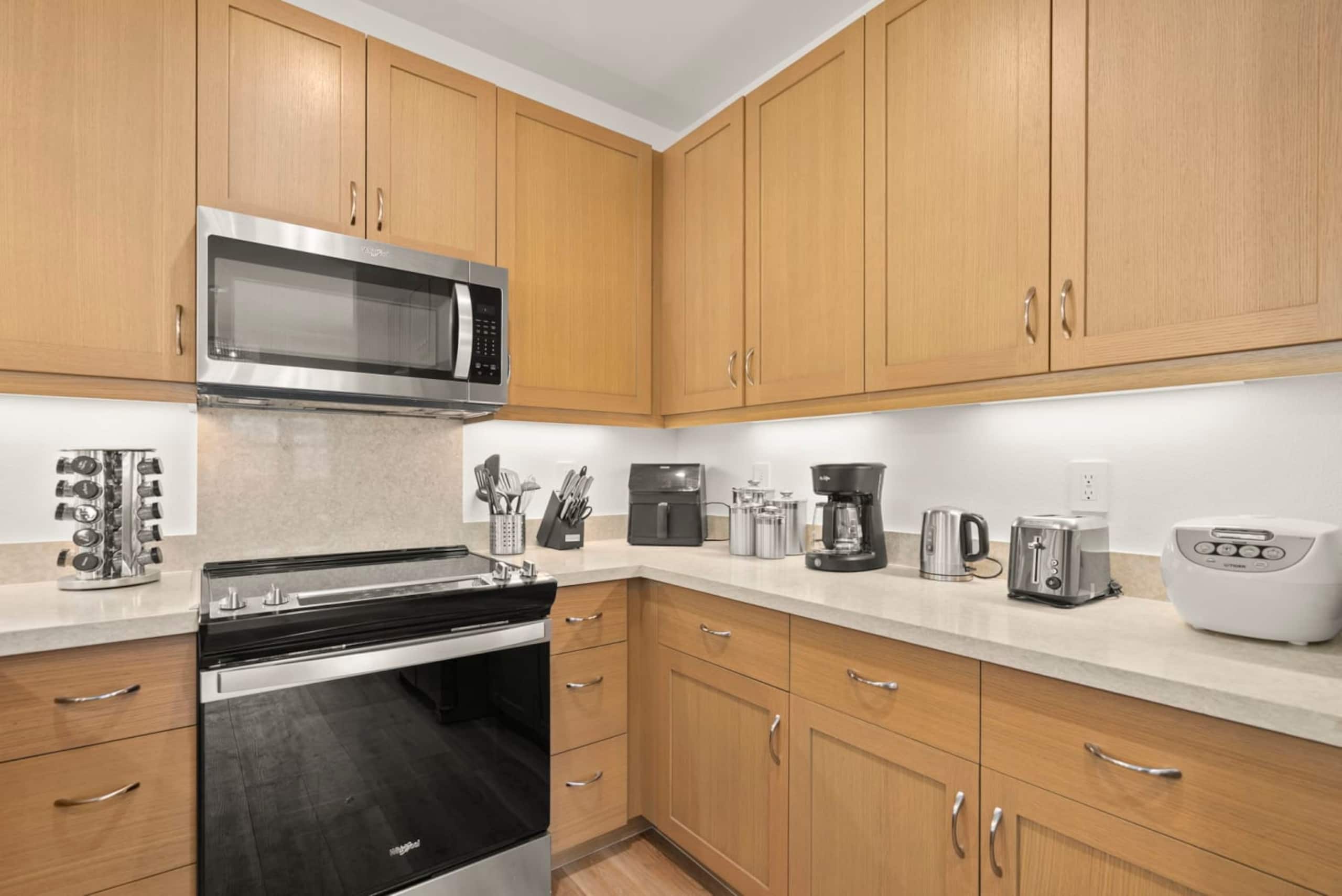 Home in Waianae · ★4.84 · 4 bedrooms · 5 beds · 2.5 private baths - Image 21