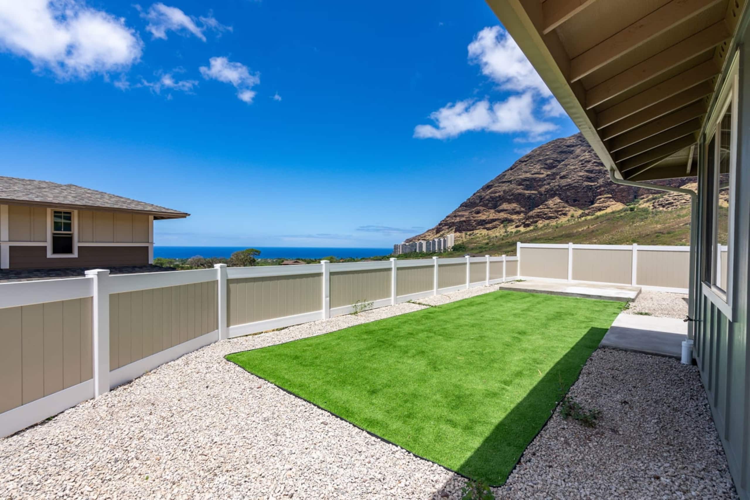 Home in Waianae · ★4.84 · 4 bedrooms · 5 beds · 2.5 private baths - Image 45