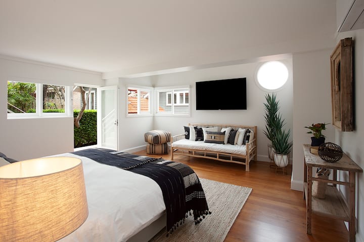 Плаж с китове -47