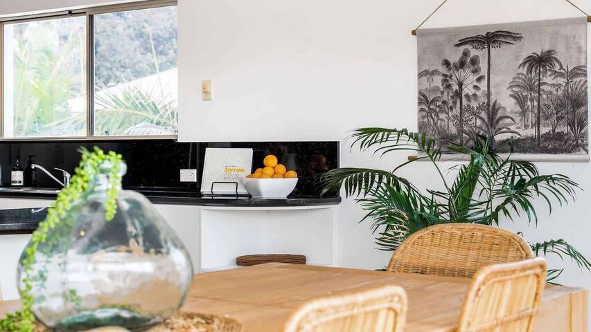 Byron Bay Luxury Homes Palms Penthouse gallery image 4