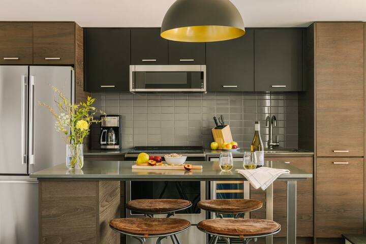 Sonder at Artesa | 3BR Apartment w/ Balcony gallery image 4