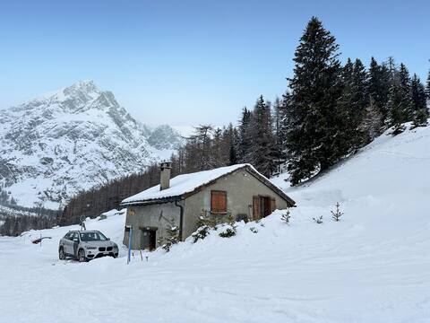 Chalet Le Basset - Family Chalet in the Swiss Alps