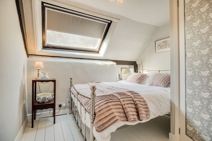 Pyatt's Pad‑ის საძინებელი — StayCotswold