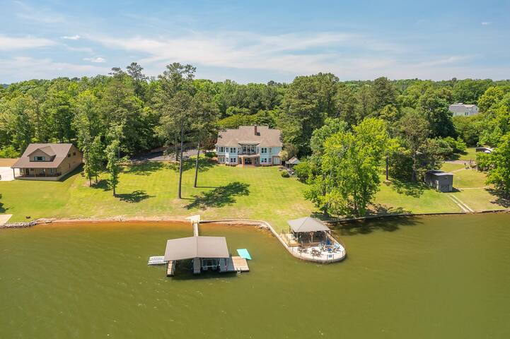 Smith Lake Rentals & Sales managed Airbnb listing 1