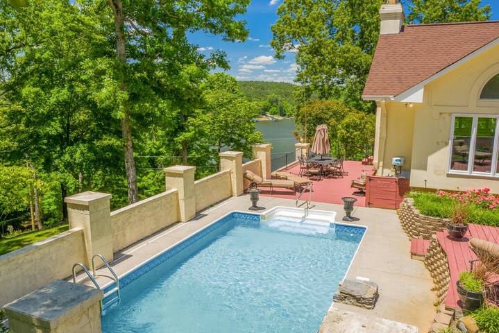 Smith Lake Rentals & Sales managed Airbnb listing 2