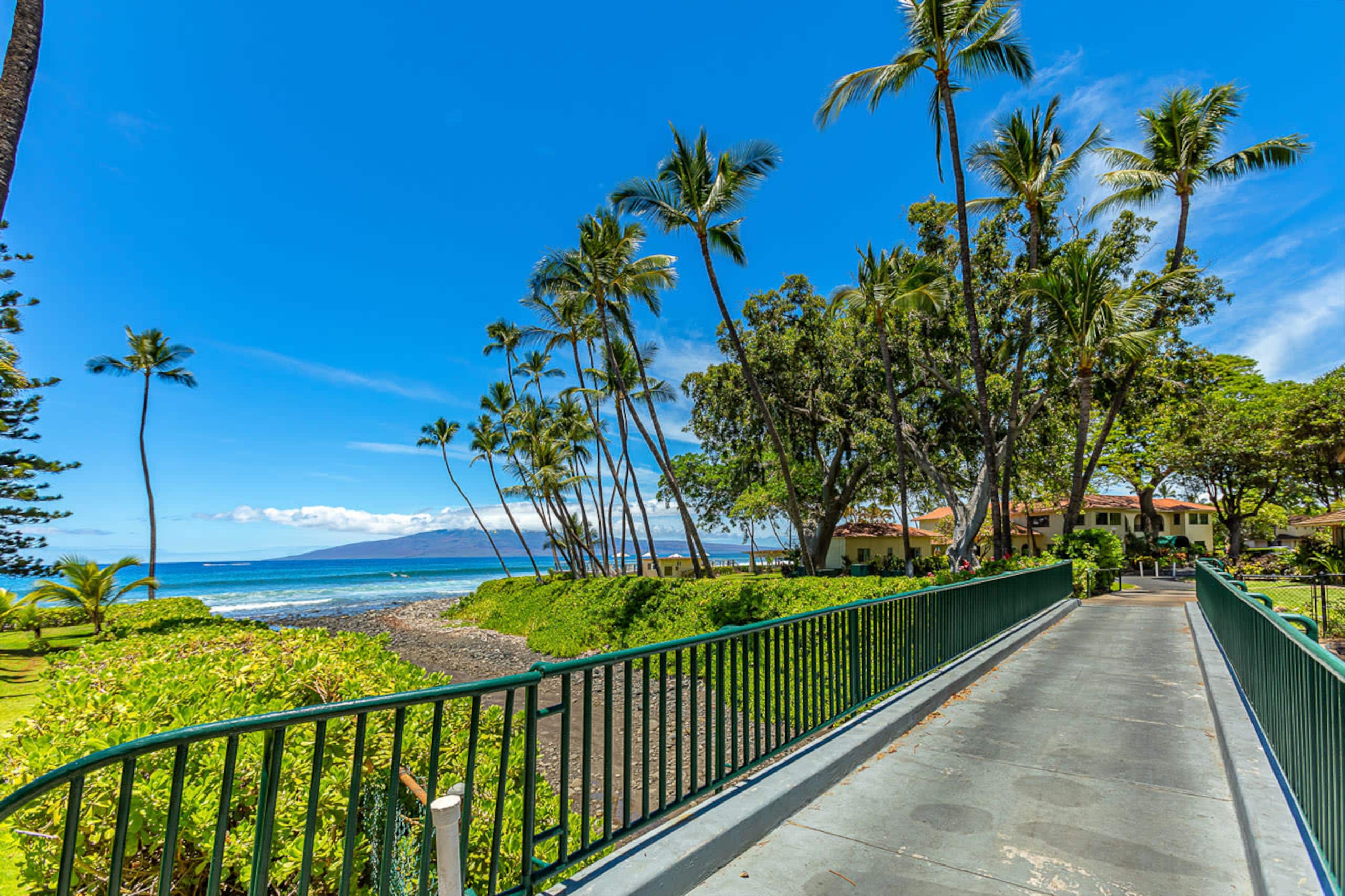 Townhouse in Lahaina · ★5.0 · 3 bedrooms · 4 beds · 3 baths - Image 35