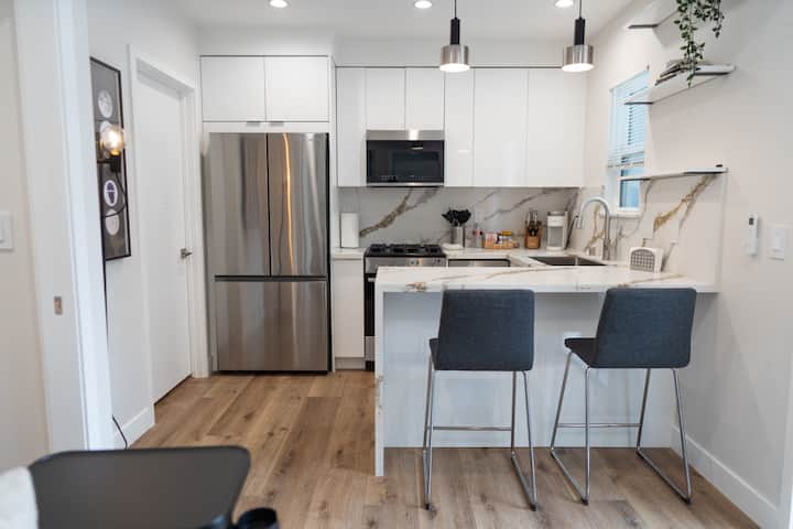 Modern 1br Apt W/ Private Fenced Patio In Noho P62 - Burbank, CA