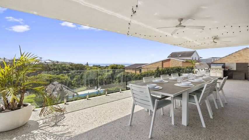 Northern Exposure – Pool, Path to Beach, Sleeps 10 gallery image 5